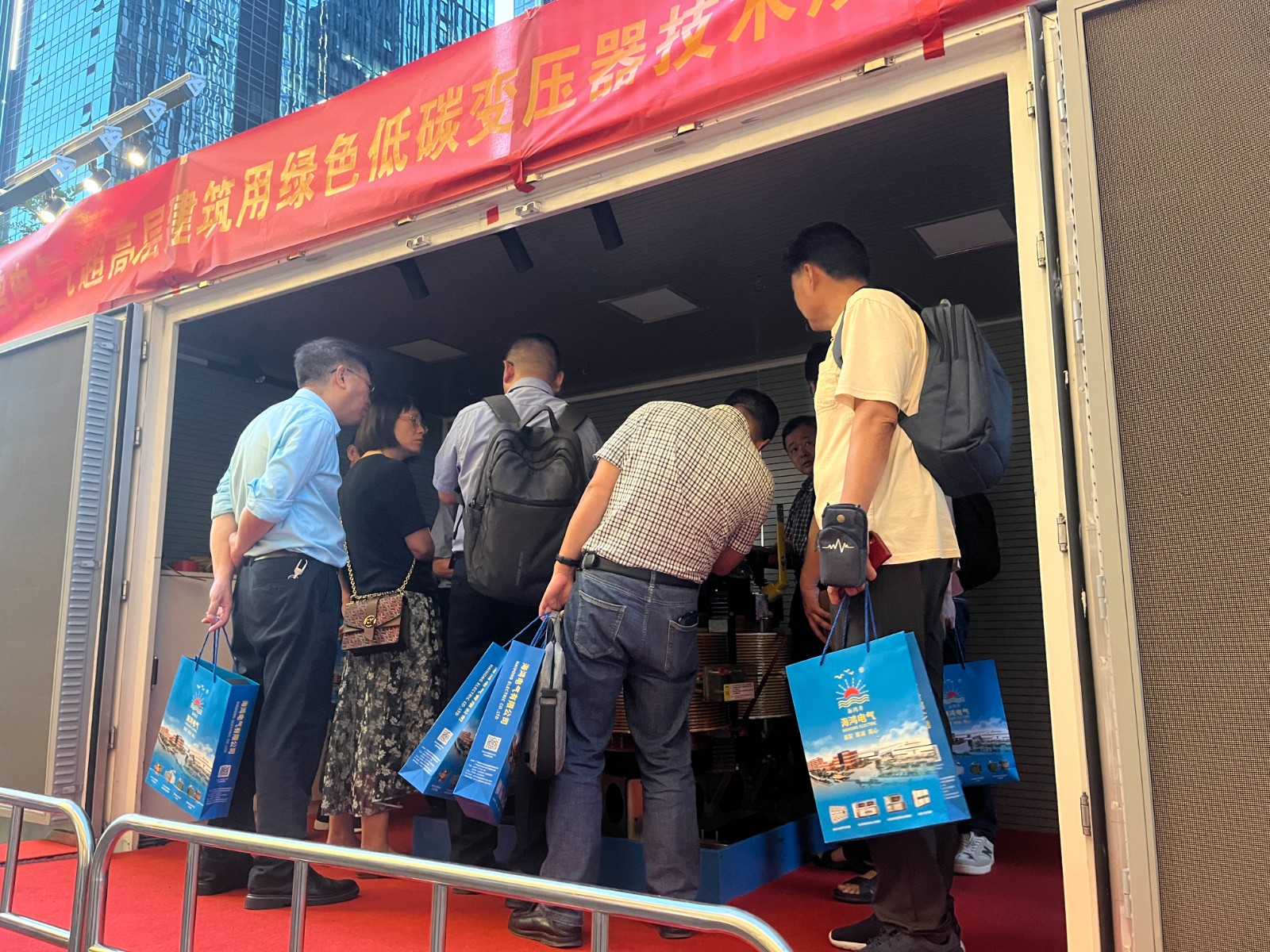 e9a877a4a972660141911ae762b631e.jpg e9a877a4a972660141911ae762b631e.jpg